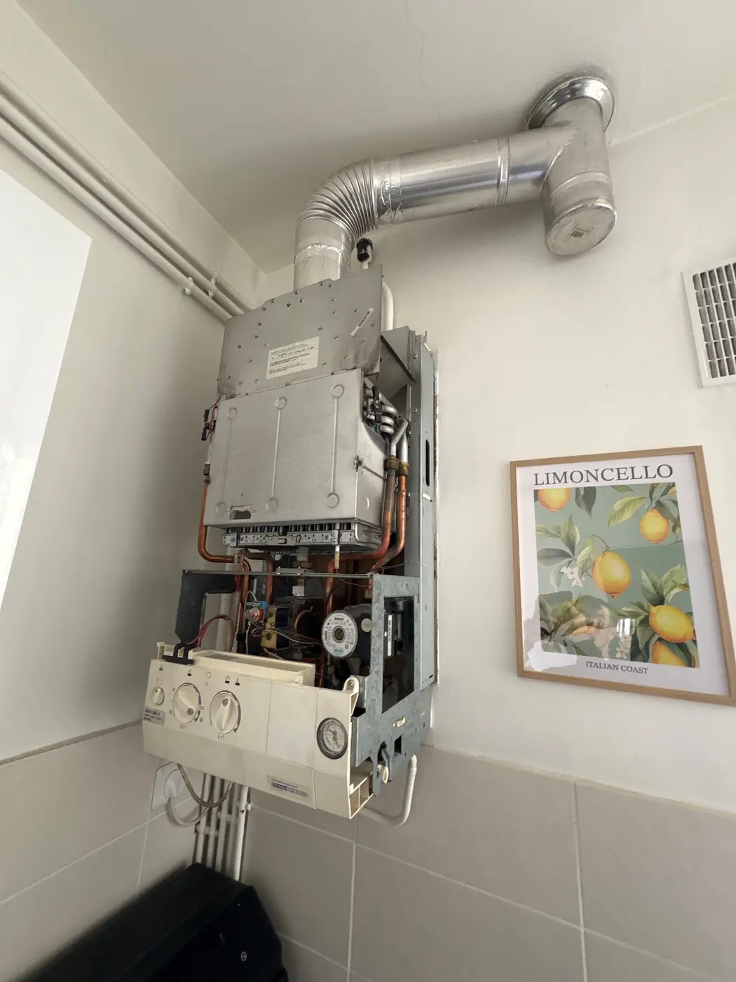 Chaudière gaz ouverte pendant un dépannage
